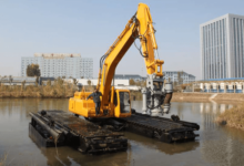 The Use of Amphibious Excavators in Oil and Gas Pipelines